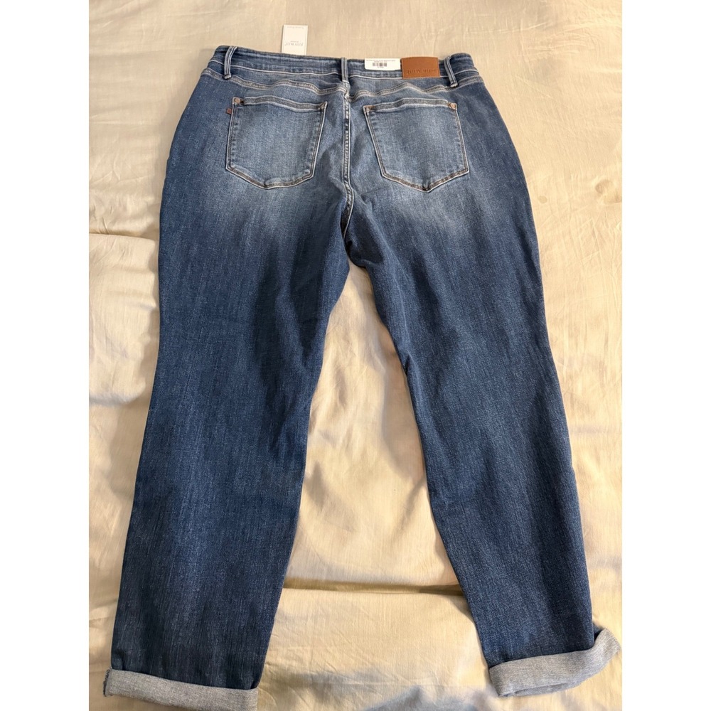 Judy Blue 20W Mid Rise Boyfriend Jeans NWT My One & Only Distressed Wash - Picture 4 of 8